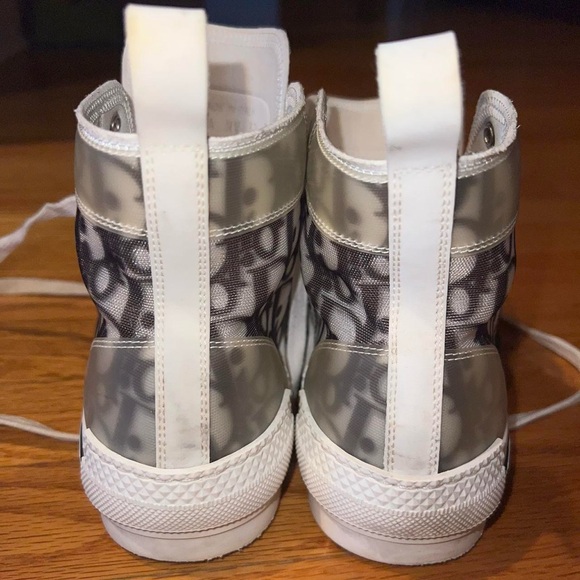 Dior Sneakers
B2B high top sneaker - Picture 2 of 7